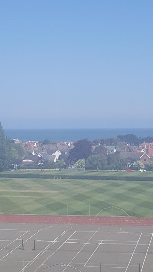 The Kings Suite Oak Drive, Colwyn Bay Ll29 7Yp First Floor Eksteriør billede